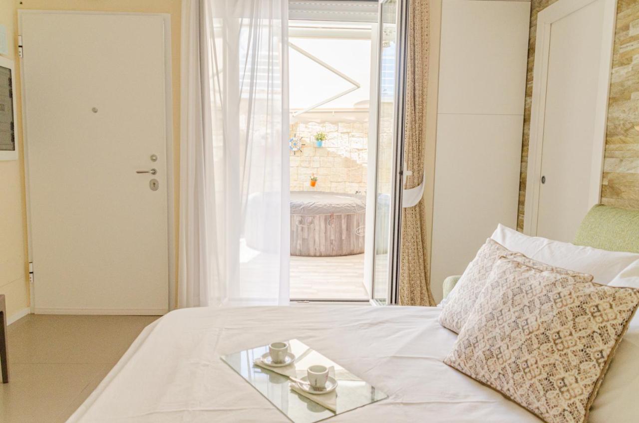 Вилла Apulialux Little Jem W Jacuzzi / 180 Steps From Sea Полиньяно-а-Маре Экстерьер фото