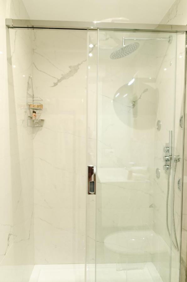 Вилла Apulialux Little Jem W Jacuzzi / 180 Steps From Sea Полиньяно-а-Маре Экстерьер фото